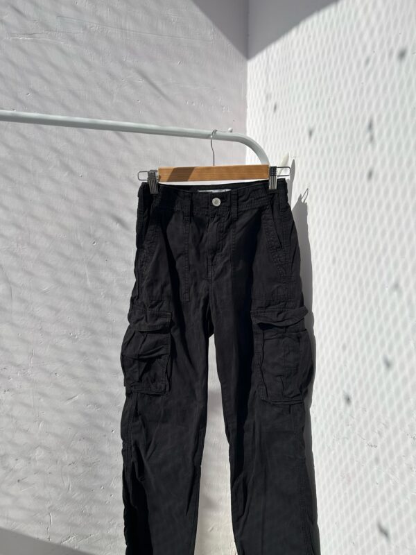 BLACK 6 POCKET CARGO PANTS UNISEX - Image 2