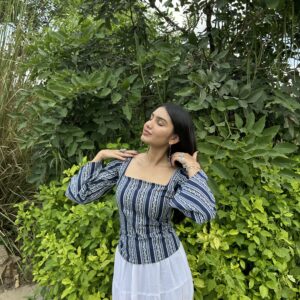 Kaleshi aurat (indigo)top