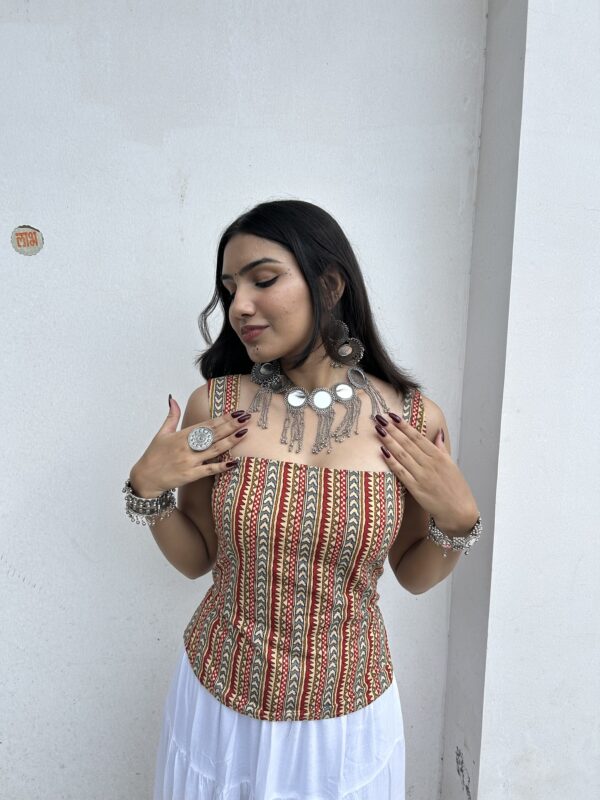 Drama queen top (red with beige)